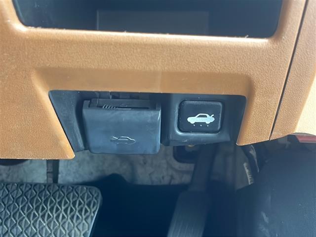 【運転席操作部】快適なドライブを楽しむための機能が装備されています！運転席から触れるので、使いやすいです！除菌プランいれていただくと、さらに清潔で安心していただけます！