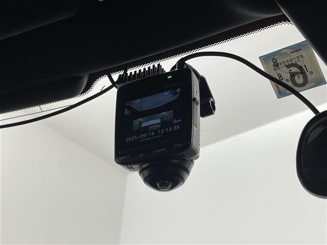 【ドライブレコーダー】映像・音声などの運転中の記録を残します。事故などを起こした起こされた時の証拠になりえますので、もしも時でも安心ですね。