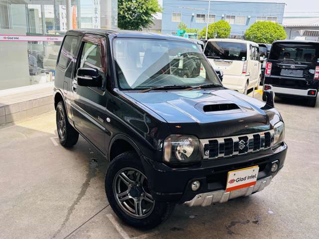 ジムニーのJB23型は約20年間続く大変人気のモデルです！カスタムパーツも様々あり、自分好みのオリジナルな一台を作ることも可能です！