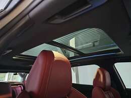 サンルーフ装着モデルです。