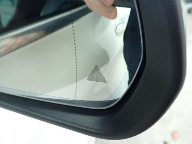 ●ブラインドスポットアシストを装備！見えない死角部分を教えてくれるので安心です！