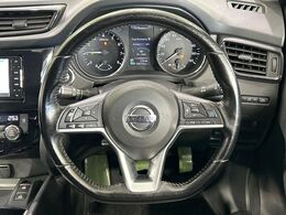 【プロパイロット】高速道路での長距離走行が楽に！！渋滞時と巡回走行のシーンで、アクセル・ブレーキ・ステアリングを自動で制御し、長距離運転の負担を軽減してくれます♪