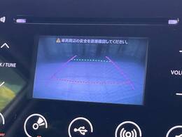 【バックカメラ】駐車時に後方がリアルタイム映像で確認できます。大型商業施設や立体駐車場での駐車時や、夜間のバック時に大活躍！運転スキルに関わらず、今や必須となった装備のひとつです！
