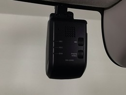 【ドライブレコーダー】もしもの衝突の時、あなたの走行状態をしっかりと記録するドライブレコーダーも付いているので、万が一の時にも安心です。