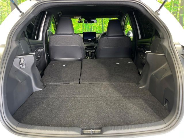 普段のお買い物や通勤、送迎等に十分な荷室スペースを確保しております。セカンドシートを倒すと、大きな荷物の積載も可能です♪