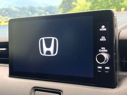 【9インチディスプレイオーディオ】視認性が高いディスプレイオーディオを装備♪操作性も良好で直感的なソース選択が可能です。