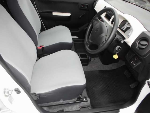 当店では女性にも優しいく安心して車選びができる♪お店作りを目指しております(^^♪車に関する事は何でもご相談下さい(^^♪明るい商談ルーム！でお迎えします♪