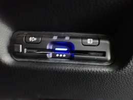 デザインスッキリのビルトイン『ETC』！高速道路の特典はもちろん、キャッシュレスなので料金所では徐行するだけで通過可能です！