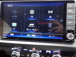 ホンダ純正ナビなのでダッシュボードにスッキリと収まっています。土地勘の無い所でも道に迷わず安心ですね！。AVも色々視聴でるのでドライブも楽しくなりますよ！