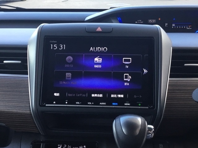 インターナビシステムの多彩な機能で、ドライビングのさらなる快適を提供します。【ホンダ純正メモリーナビ】