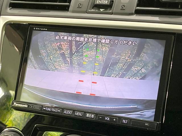 【バックカメラ】駐車時に後方がリアルタイム映像で確認できます。大型商業施設や立体駐車場での駐車時や、夜間のバック時に大活躍！運転スキルに関わらず、今や必須となった装備のひとつです！