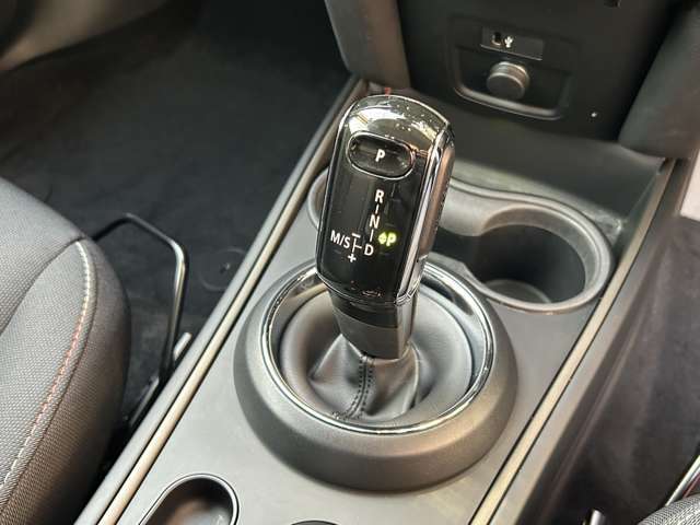 シフトレバーです。