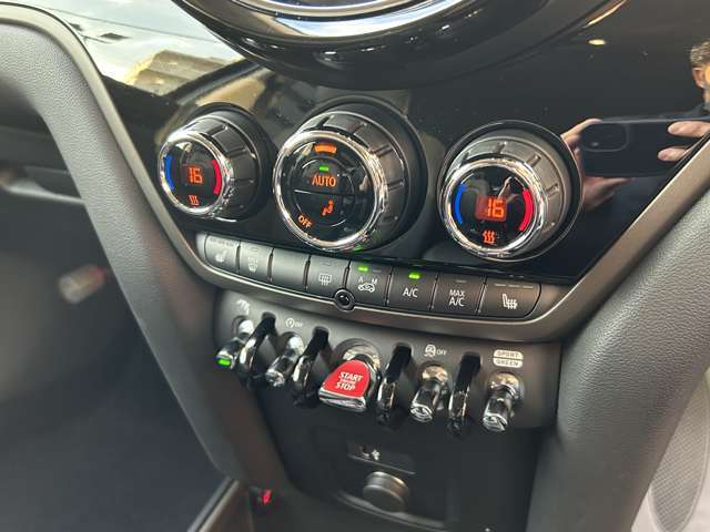 エアコン操作はこちらです！スターターも一緒にあります。