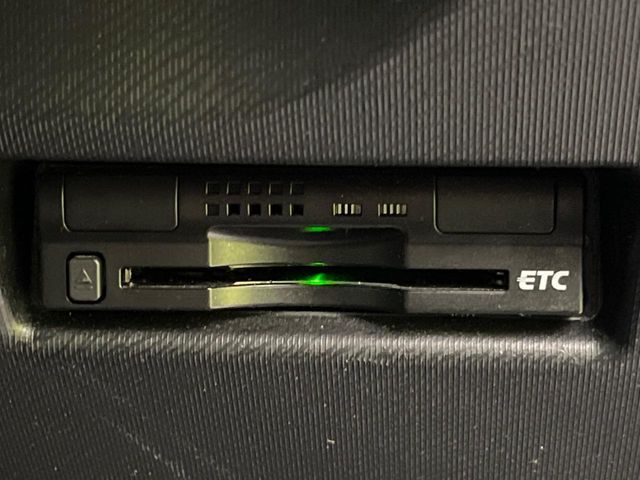 【ETC】高速道路の料金所をストレスなく通過！話題のスポットやサービスエリアに多い「スマートIC」利用時は必須のアイテムです。当店でセットアップを実施、ご納車当日からすぐにご利用いただけます！