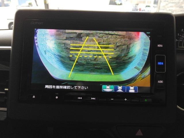 リアカメラがついているので、駐車や後進の際にとても便利です♪