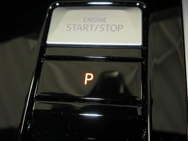 スタートストップ、パーキングボタン式でございます。