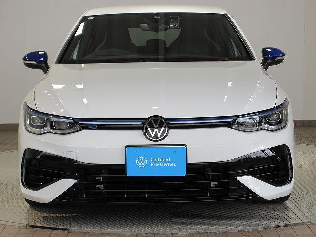 カラーは人気のピュアホワイト☆