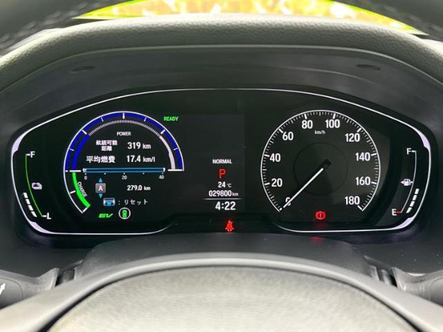 WECARSの展示場では実際に見て、触ってお車をお選びいただけます！知識の豊富な営業スタッフが様々なカーライフをご提案いたします！