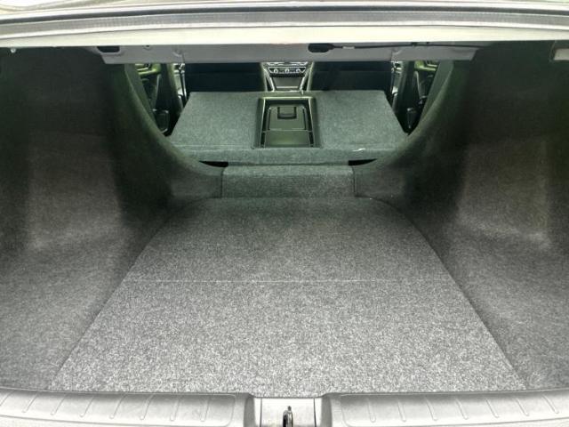 WECARS（ウィーカーズ）は全国250店舗展開！お客様が安心してカーライフをお楽しみいただけるよう社員一同心を込めてサポートいたします。