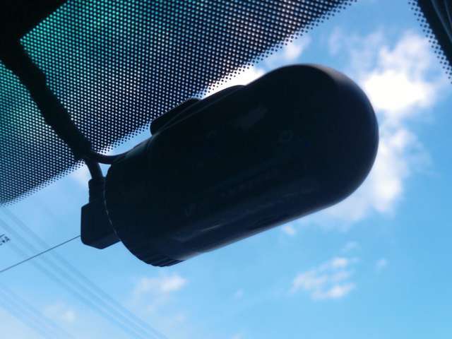 前後ドライブレコーダー装備で運転も安心