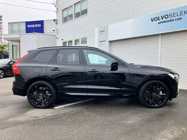 出力　186kw（253ps）　トルク　350Nm（35.7kgm）のエンジンを搭載　　71PSのフロントモーター、145PSのリアモーターで構成されるパワーユニット