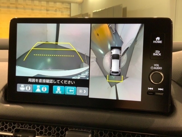 全方位モニターがついています！　車の周囲を360°安全確認できるので、普段の駐車はもちろんの事、縦列駐車や幅寄せの際にも活躍してくれますよ。