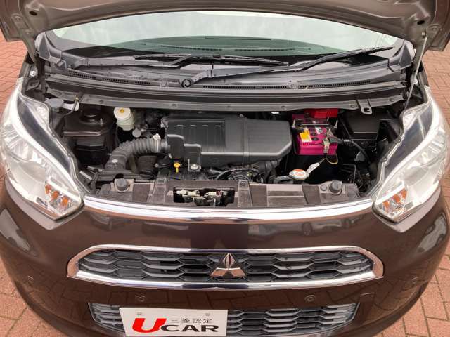 【当社の車は納車前にさわやか変身】当社は納車前に徹底的な清掃をお約束します☆エンジンルーム・シート下など、見えにくい部分までしっかりと清掃！気になる臭いもしっかり洗浄☆満足いく車選びをお約束します☆