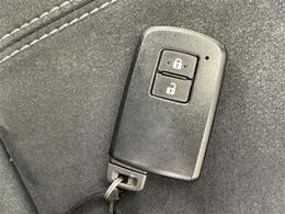 【　スマートキー　】鍵を挿さずにポケットに入れたまま鍵の開閉、エンジンの始動まで行えます。