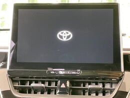【大画面ナビ】人気の大型10.5インチナビを装備。存在感のある大画面はインパクト大！ナビ利用時のマップ表示は見やすく、テレビやDVDは臨場感がアップ！いつものドライブがグッと楽しくなります♪
