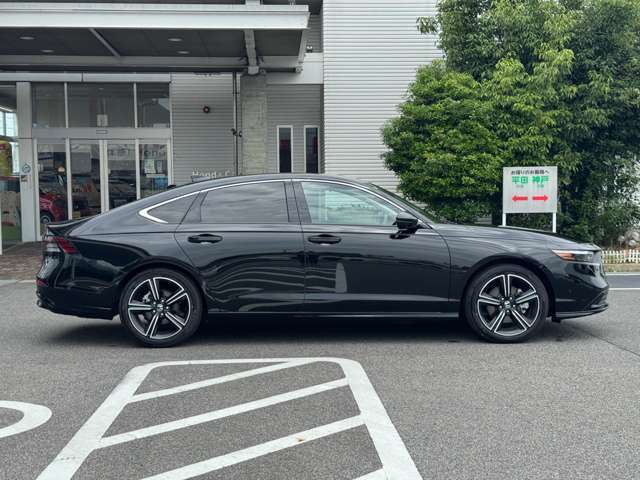 当店試乗車　距離少なめ　新車保証あり　おすすめの一台です♪