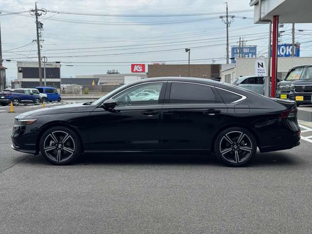 当店試乗車　距離少なめ　新車保証あり　おすすめの一台です♪