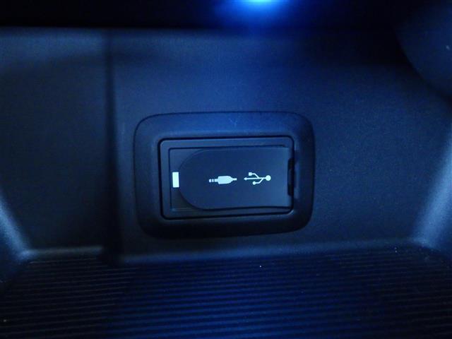 【運転席操作部】『運転席周辺の装備』の画像になります。快適なドライブを楽しむための機能が装備されています！運転席から触れるので使いやすいです！
