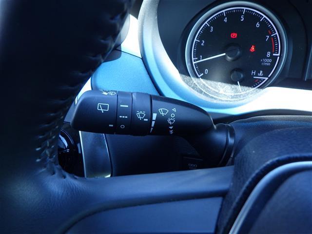 【運転席操作部】『運転席周辺の装備』の画像になります。快適なドライブを楽しむための機能が装備されています！運転席から触れるので使いやすいです！