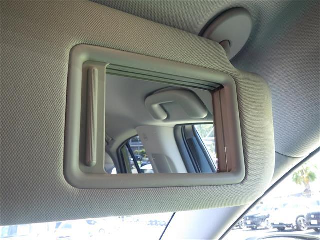 【バックミラー】『バックミラー周辺』の画像になります。写真の内容に関してご不明点、ご質問等がございましたらお気軽にガリバー店舗までお問い合わせください。