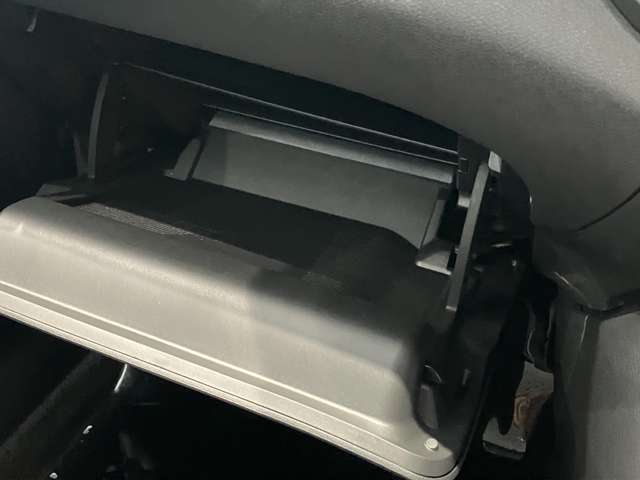 薄型のティッシュBOXなどが収納出来ます。小物入れとしても使えるので便利です。