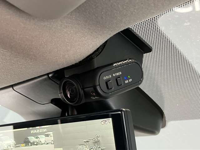 いくら安全運転をしていても、事故に巻き込まれることもあります。万が一の時に証拠として使えるドライブレコーダー付。