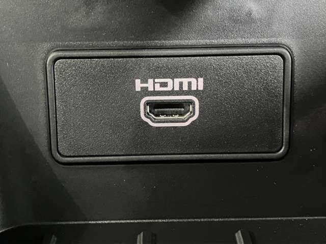 HDMIで接続することでYoutubeなどをナビゲーションの画面に表示することが出来ます。