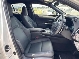 「この車の写真をもっと見たい」「状態が気になる」「この装備はついている？」どんな小さな疑問でもお気軽にお問い合わせください！