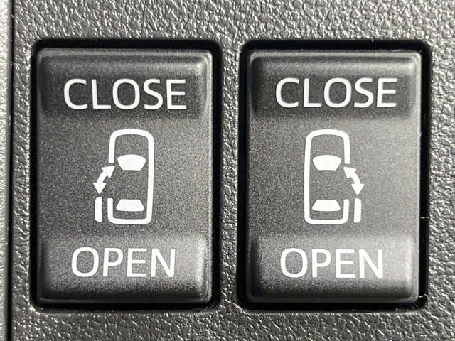 【両側パワースライドドア】スマートキーや運転席のスイッチで後席両側スライドドアの開閉が可能♪電動だから力を入れてドアを開ける必要が無く、小さなお子様でも簡単に開け閉めでき快適です♪