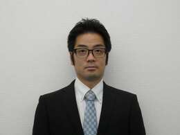 セールスアドバイザーの小島　悠（コジマ　ユウ）と申します。このたびは、弊社取扱い車両をご覧頂き、誠にありがとうございます。ご満足頂けるお車のご提案を致します！ご来店心よりお待ち申し上げております！