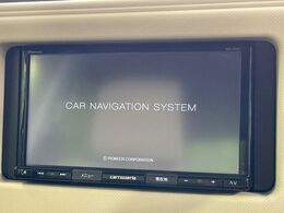 【ナビゲーション】目的地までしっかり案内してくれる使いやすいナビ。Bluetooth接続すればお持ちのスマホやMP3プレイヤーの音楽を再生可能！毎日の運転がさらに楽しくなります！！