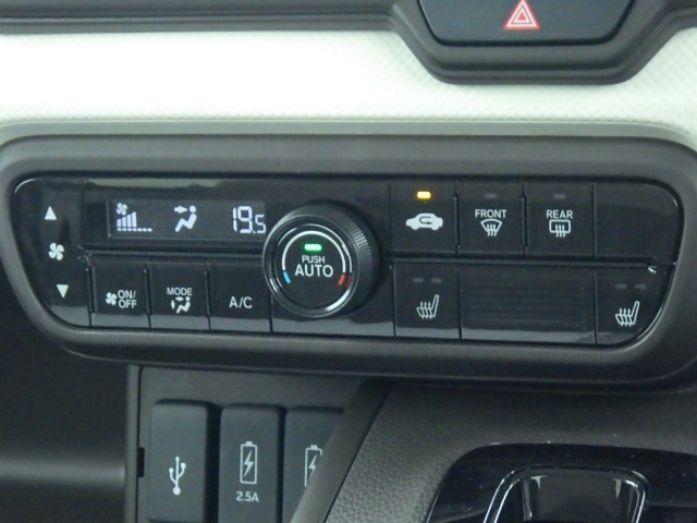 ★オートエアコン★ 好みの温度を設定するだけで風向きや風量を自動でコントロールします（*＾ー＾*）いつでも快適な温度でお過ごしください♪