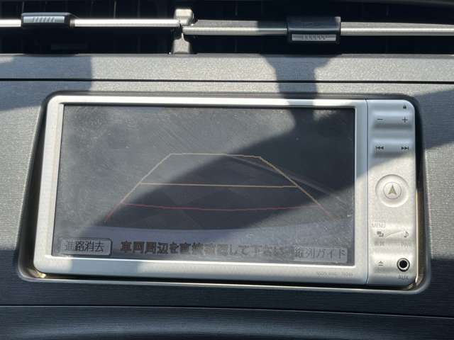 納車前には併設しております整備工場にて法定点検整備を行なってお渡ししております。