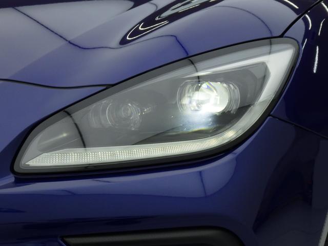 消費電力の少ないLEDヘッドランプを採用しています。
