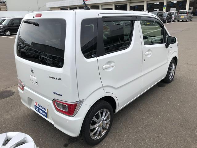 バックドアは開口部が広いので荷物の積み下ろしに便利です☆