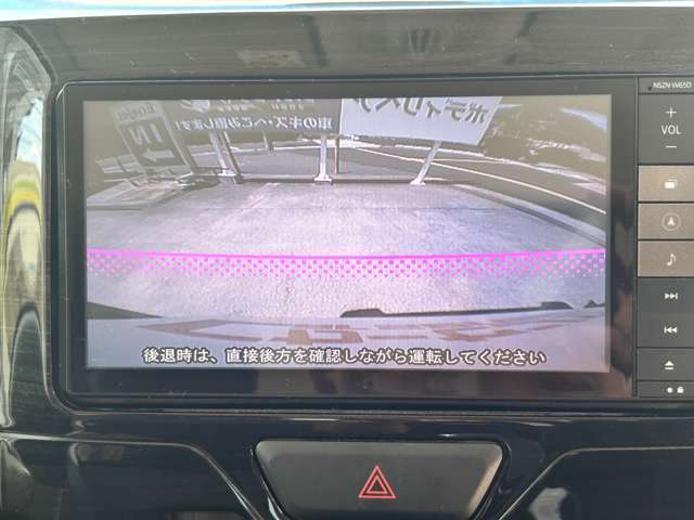 バックカメラで安心駐車♪