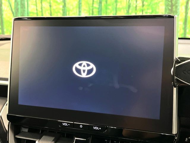 【10.5インチナビ】高級感とインパクトのある大画面ナビを装備。各種オーディオ操作はもちろん、スマホ連携もできる利便性の高いナビです♪