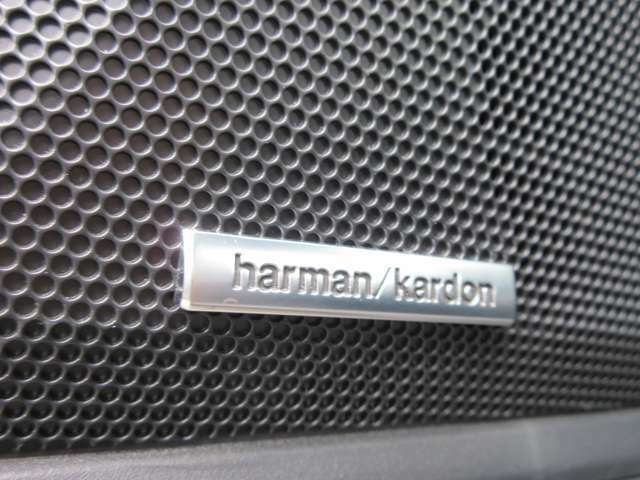 ハーマンカードンサウンドシステム！！ハーマン社の10スピーカー最新サウンドシステムで乗る人すべてに高品位で臨場感あふれるサウンドをお届け！！