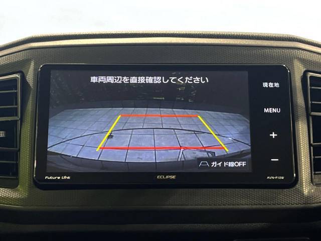 【バックカメラ】駐車時に後方がリアルタイム映像で確認できます。大型商業施設や立体駐車場での駐車時や、夜間のバック時に大活躍！運転スキルに関わらず、今や必須となった装備のひとつです！