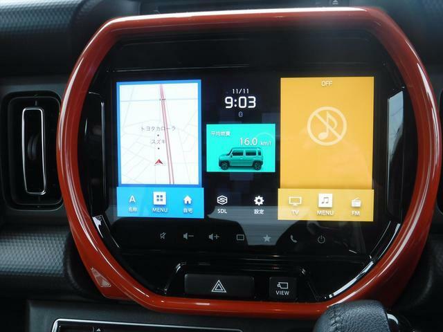 スズキ純正の9インチメモリーナビがついております